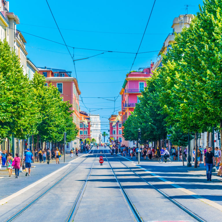 Masséna, Jean Médecin la grande artère commerciale Nice Shopping