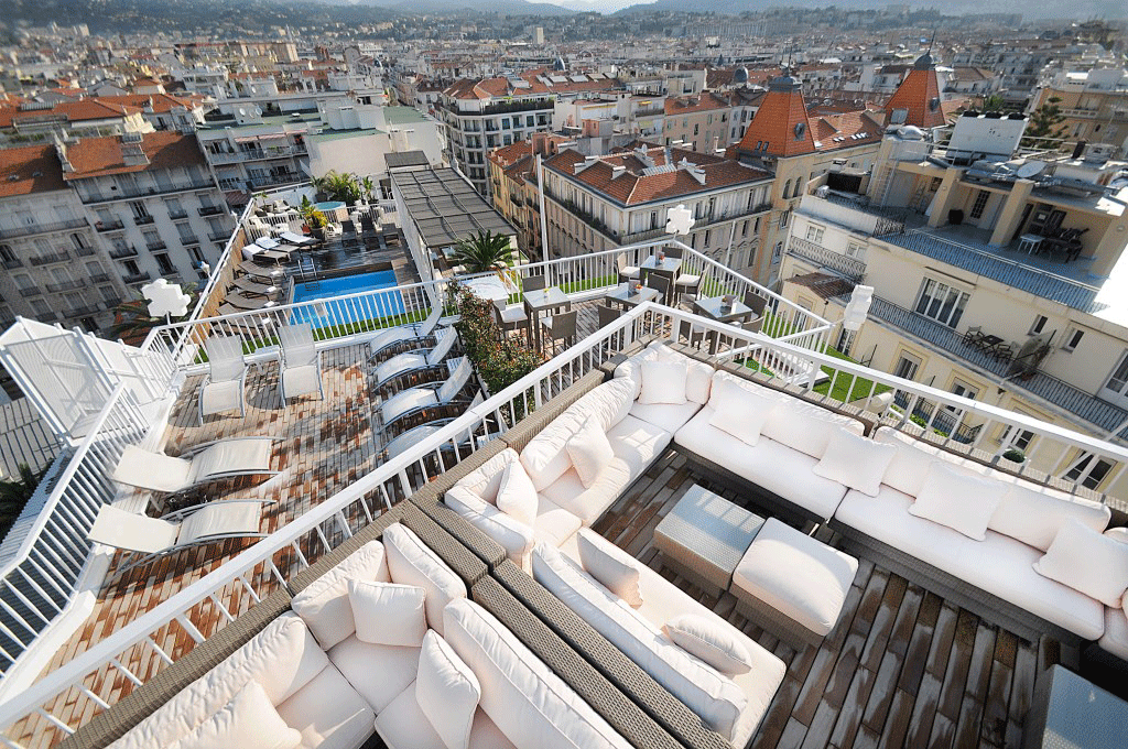 3 terrasses du rooftop L'essenCiel à Nice
