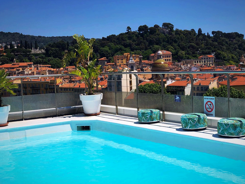 Piscine du Moon Bar, rooftop à Nice