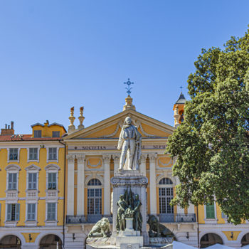 La place Garibaldi et l’avenue de la République