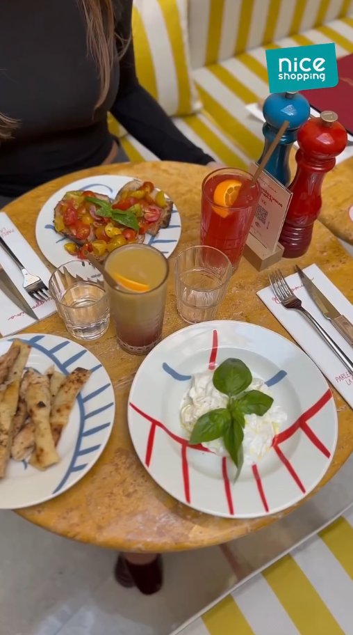 Repas italien entre amis