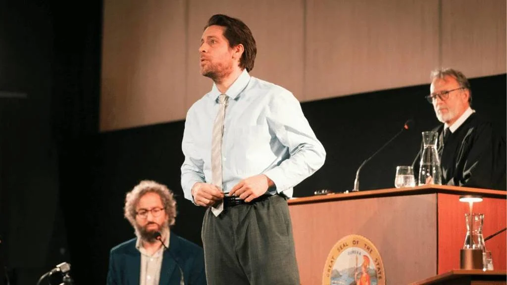 Pièce de théâtre, scène d'un jugement