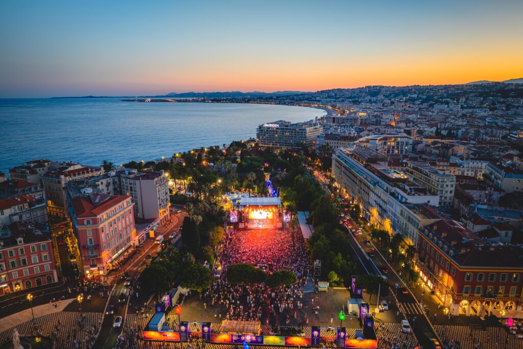 drone vue aerienne njf musique masego public ambiance mer
